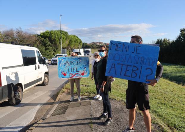 Pula: Prosvjed zbog smrada iz centra za gospodarenje otpadom Kaštijun