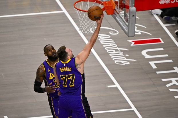 NBA: Los Angeles Lakers at Dallas Mavericks