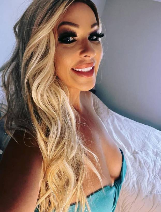 FOTO Učiteljica dobila otkaz jer 'pokazuje previše'. I dalje dijeli ocjene, ali za 'izvedbu'