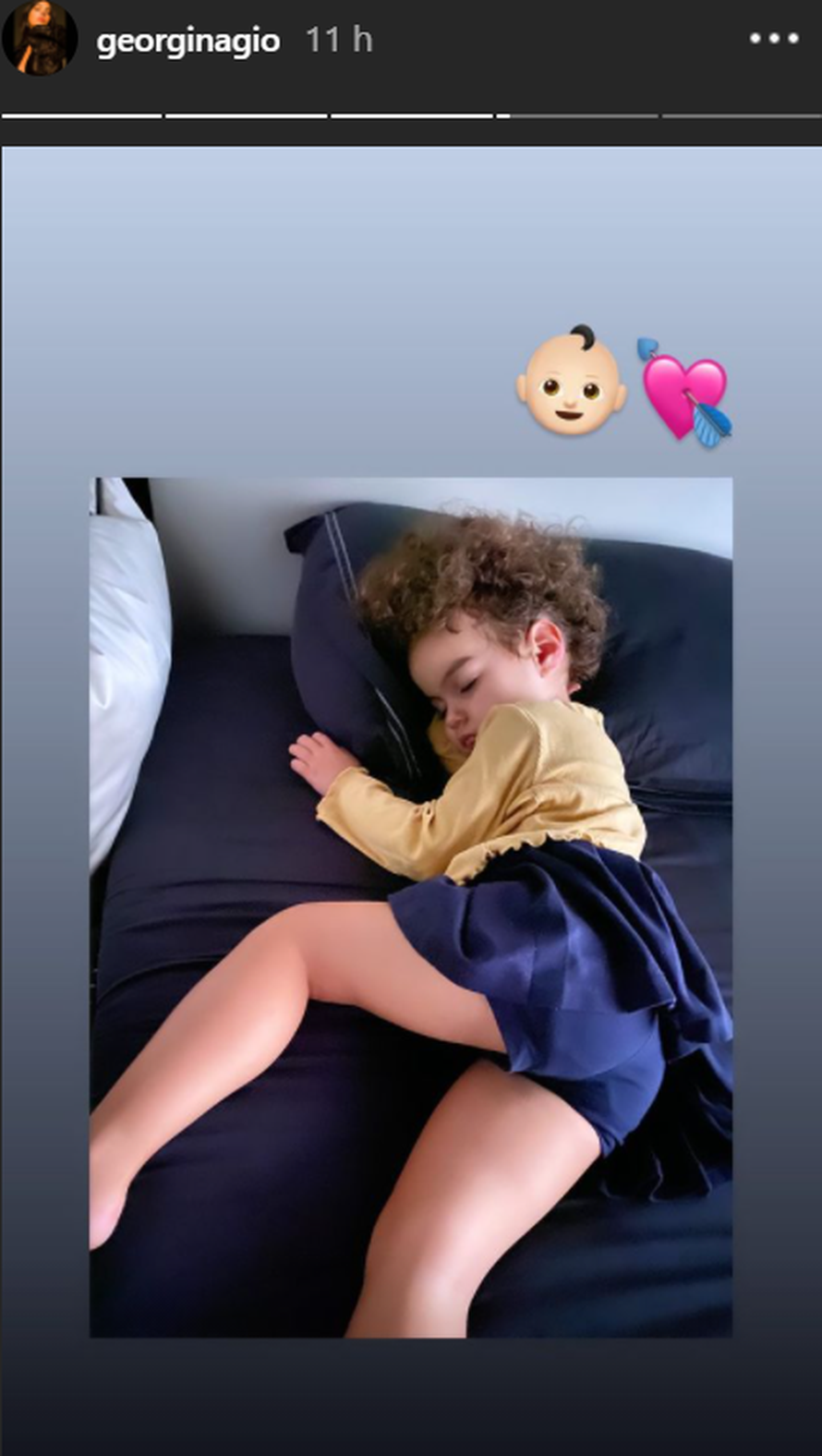 Dok je Cristiano igrao, Georgina se pohvalila da uspavljuje djecu