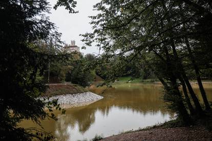 FOTO Obilna kiša počela je puniti Trakošćansko jezero