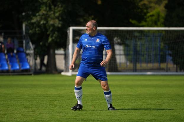 FOTO Legende Dinama ponovno u kopačkama: Boban, Zajec, Marić... zaigrali na izborni dan!