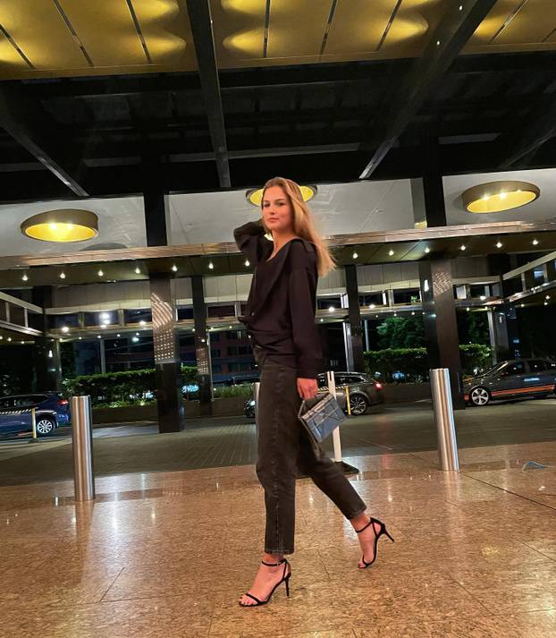 FOTO Teniska zvijezda uhodi poznatu Ruskinju! 'Stalno se javlja i zove me na spoj...'