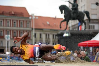 FOTO Ovo ima samo u Zagrebu! Pogledajte spektakularne kadrove s Trga bana Jelačića