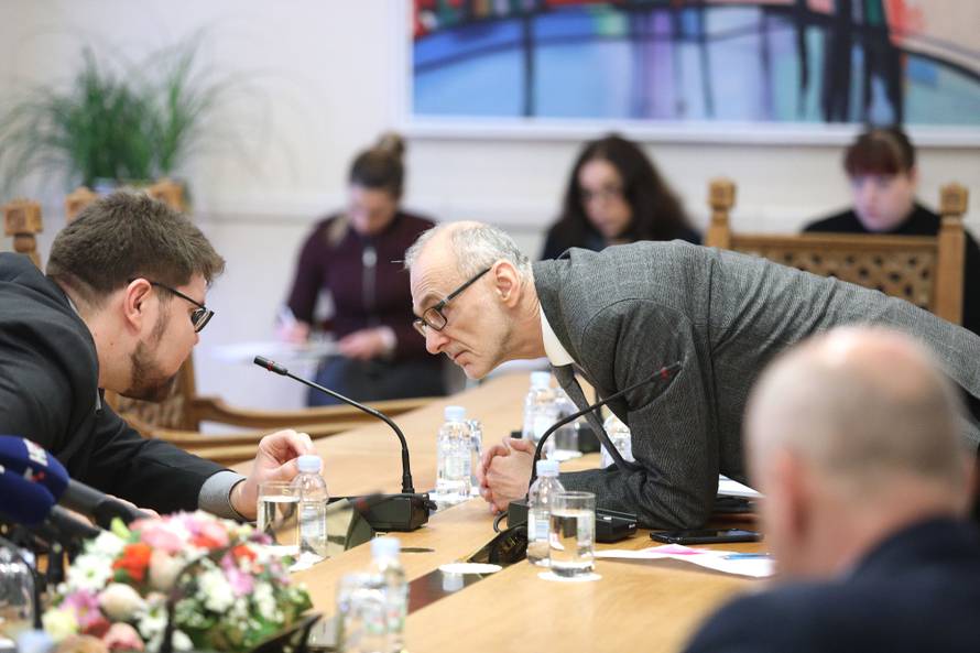 Željko Reiner: 'Ne znam zašto bi građane zanimao Poslovnik'