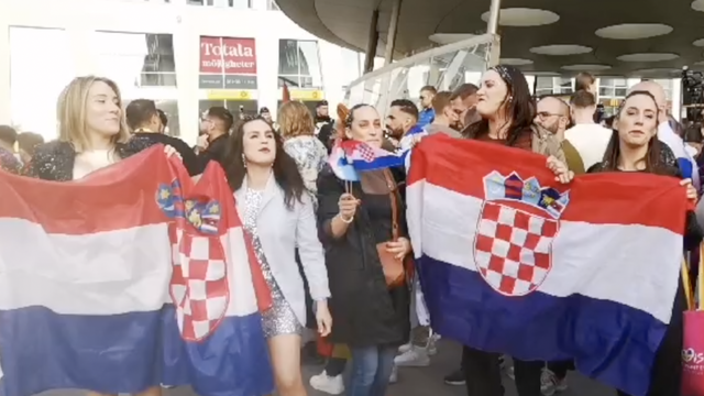 VIDEO Euforija ispred Arene u Malmöu! Maše se zastavama, pjeva se 'Rim Tim Tagi Dim'