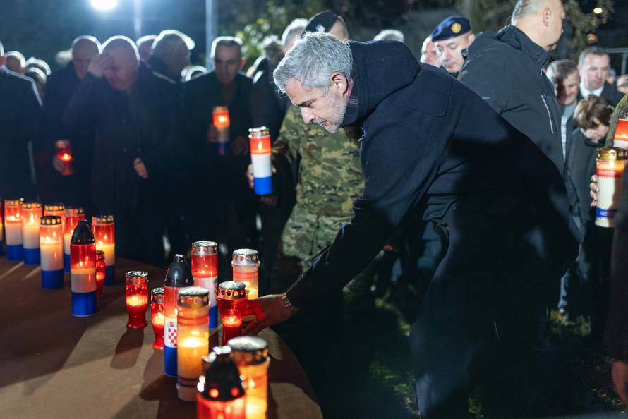 Vukovar: Središnja komemoracija u sklopu Dana sjećanja na žrtvu Vukovara 1991. započela je u krugu Nacionalne memorijalne bolnice