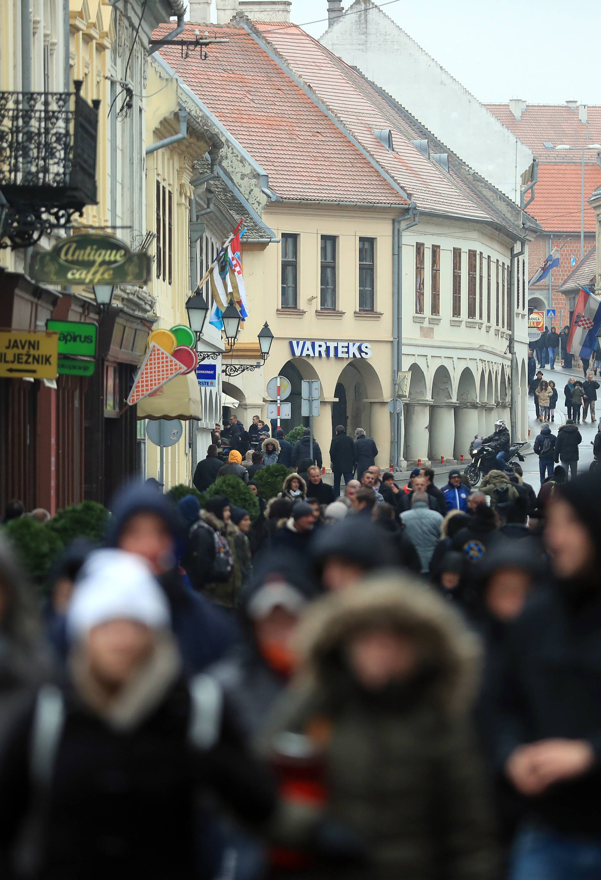 Mimohod sjećanja: U Splitu se okupili brojni građani i Torcida