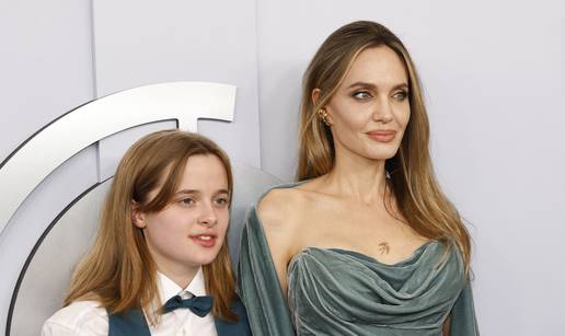 Angelina Jolie i kći Vivienne (16) napravile su iste tetovaže