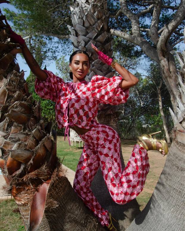 FOTO Ima top tijelo i tajnim poslom zarađuje bogatstvo: 'Ne tražite me novac, nađite posao'