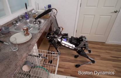 Ovaj robot pospremit će suđe, ali maknite mu koru od banane