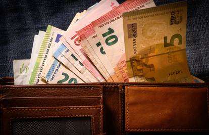 Pronađeni novac treba prijaviti, dobit ćete i nalazninu od deset posto. Ako ga uzmete - zatvor