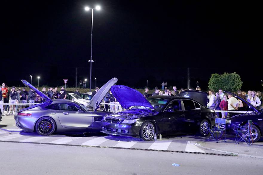 Strava u Zagrebu: Mercedesom divljao i zabio se među ljude