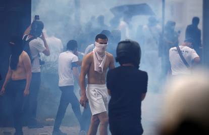 Noć požara, nasilnih prosvjeda i pljačke u Francuskoj: 'Policija misli da može raditi što hoće'