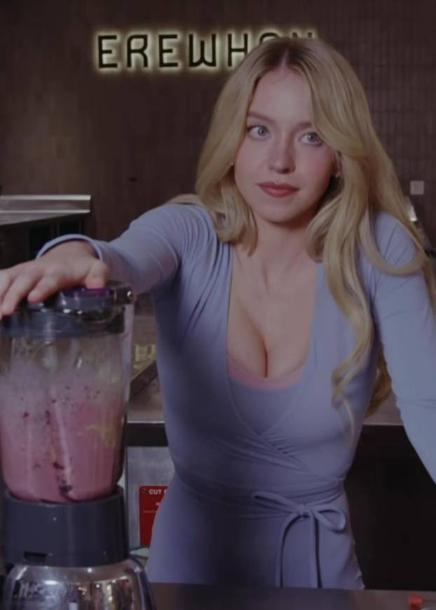 FOTO Sydney pokazala kako se pravi smoothie, no svi su gledali njen bujni dekolte