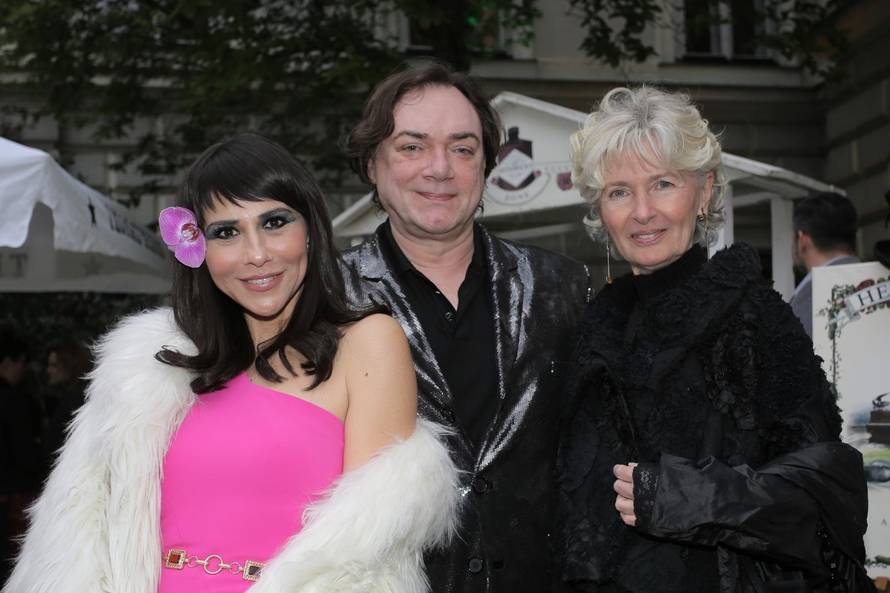 Zagreb: Brojni poznati na modnoj reviji ELFS-a