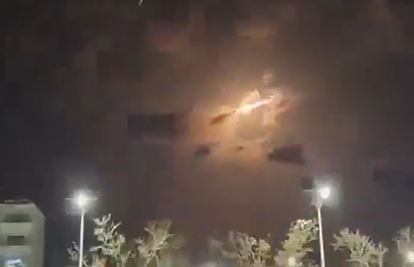 VIDEO Snimili su misterioznu vatrenu kuglu koja je obasjala nebo iznad kineskih gradova