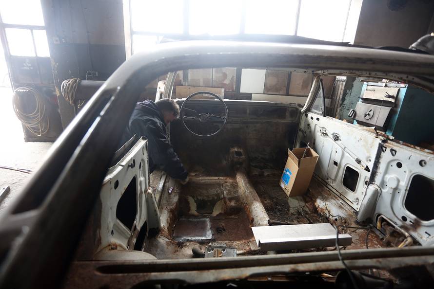 'Tata je bio na rubu da se ubije. Život mu je spasio stari Ford...'