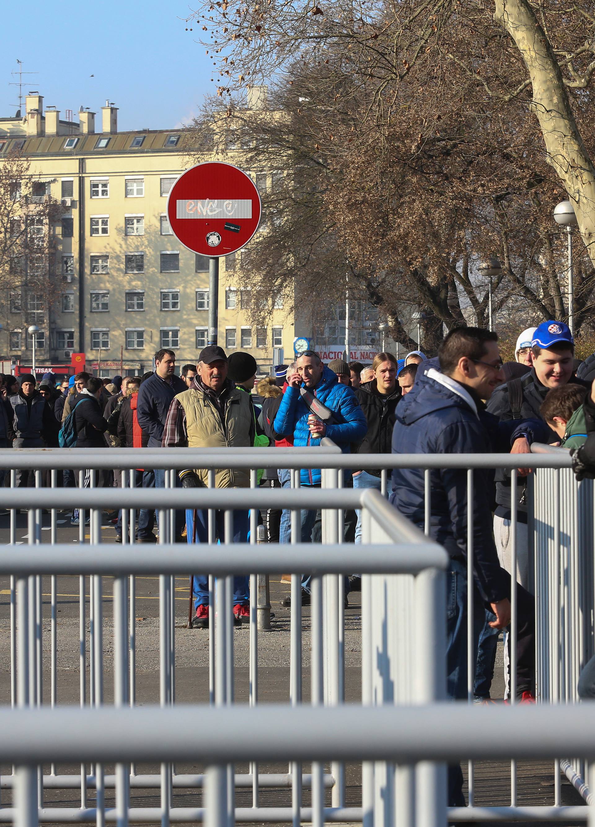 Zagreb: Od ranog jutra guÅ¾ve za kupnju karata za Dinamovu uzvratnu utakmicu u Europi