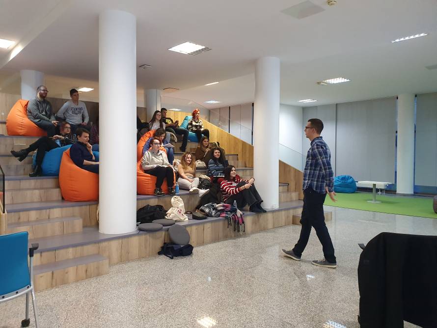 Studentica Kaja: Ne bismo mi prepisivali da je manje gradiva