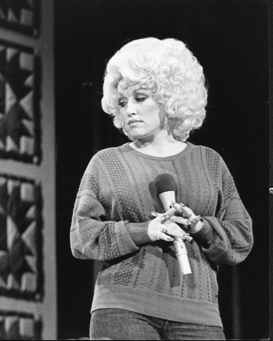 Dolly Parton Passes Away at 80