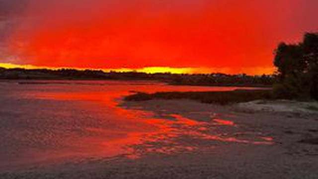 FOTO Prekrasan zalazak sunca u crveno obojio nebo iznad Nina