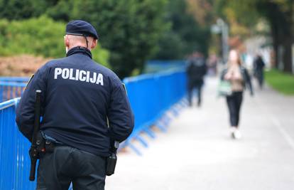 Divljački napadao žene u centru Zagreba. Udarao ih, a jednoj je glavom udario u bankomat!