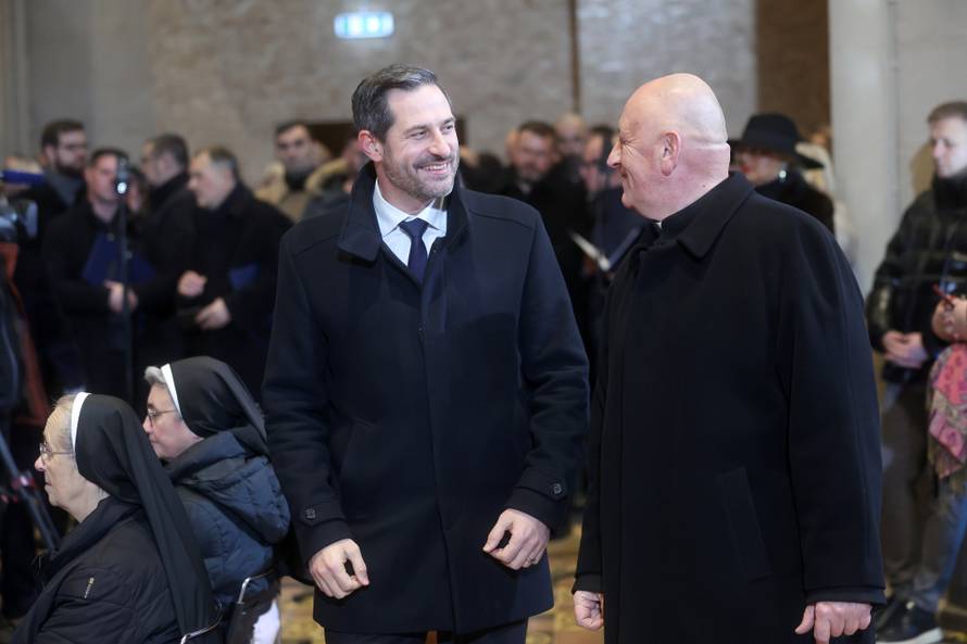 Zagreb: Misa polnoćka nakon pet godina slavi se u katedrali