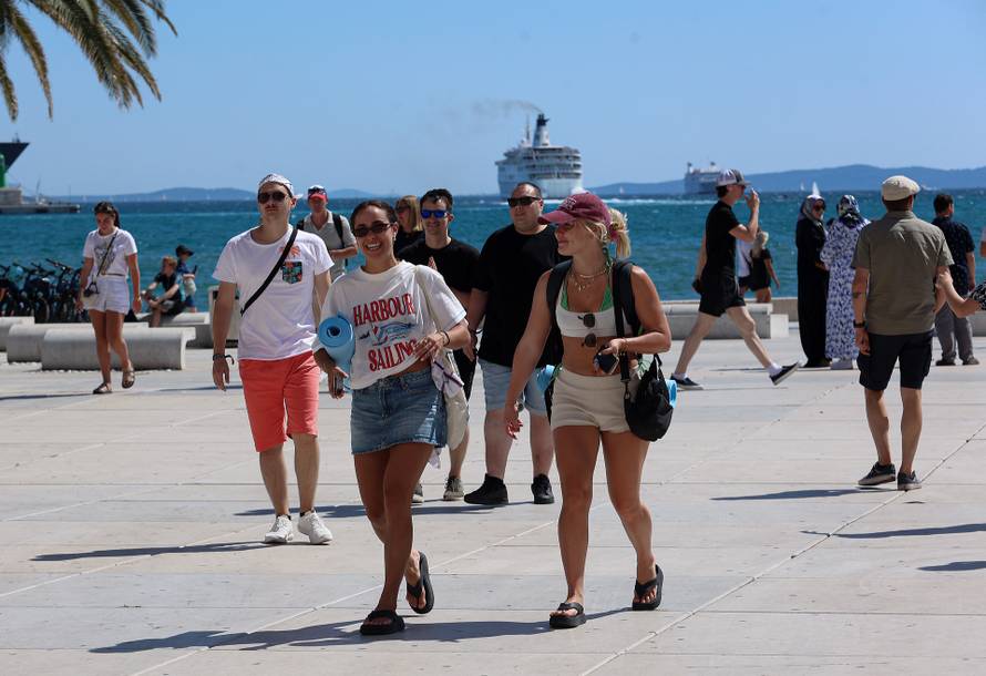 Split: Brojni mladi u centru uoči početka festivala Ultra