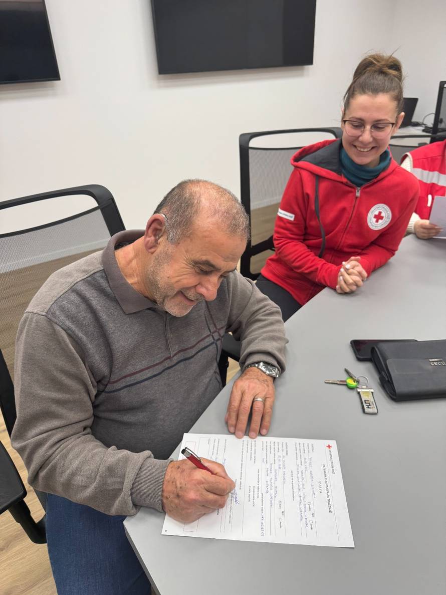 NEVJEROJATNA PRIČA Nakon 40 godina našao sina u Hrvatskoj! 'Bit će ovo najbolji Božić ikad'