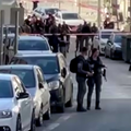 VIDEO Izbo policajku i policajca u Jeruzalemu. Ona je kritično. Napadača (16) ubila policija