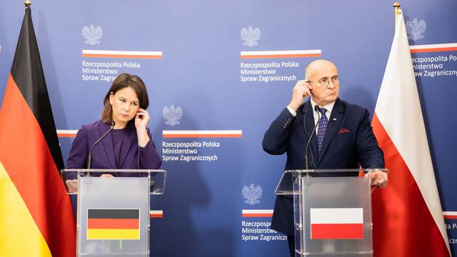 Foreign Minister Baerbock visits Poland