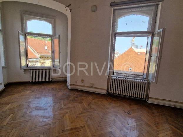 FOTO Za ovaj stan u Zagrebu traže 600.000 €: 'Nije saniran od potresa. Treba renovaciju'