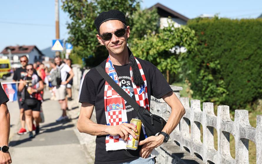 Fanovi se okupljaju u Zaprešiću uoči Thompsonova koncerta