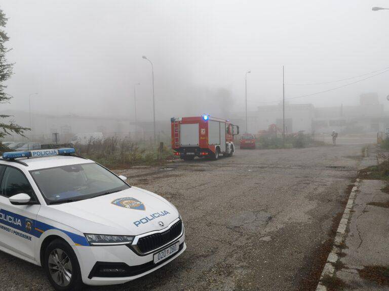 Bjelovar: U požaru zapuštenog pogona ozlijeđeno dvoje, građane iznenadila detonacija