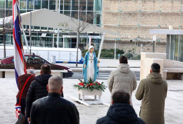 Šibenik: Muška molitva krunice