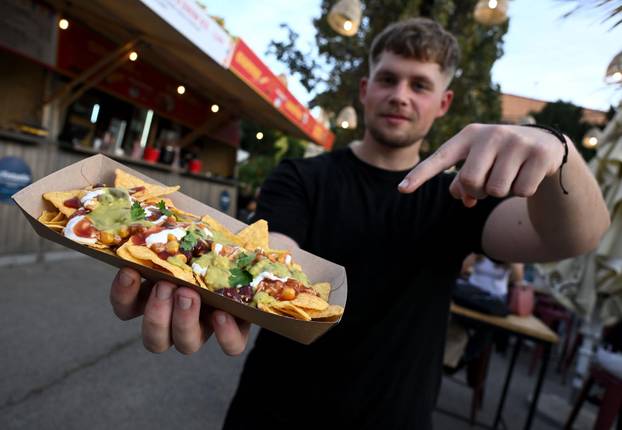 Zagreb: Započeo Festival Fiesta Latina na  Strossmayerovom trgu