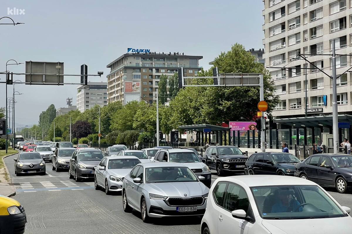 Pogledajte kolaps na ulicama Sarajeva nakon što je nestalo struje: Stvorile se velike kolone