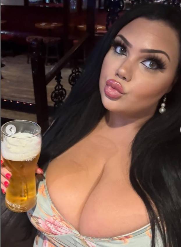 FOTO Bujno, bujnije - Alex! 'Ja sam velika cura.  Zaslužujemo se zabavljati. Znaju me vrijeđati...'