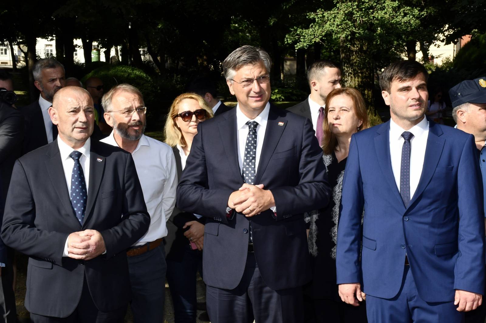 Andrej Plenković i Tomo Medved prisustvovali uklanjanju ruševina u centru Petrinje