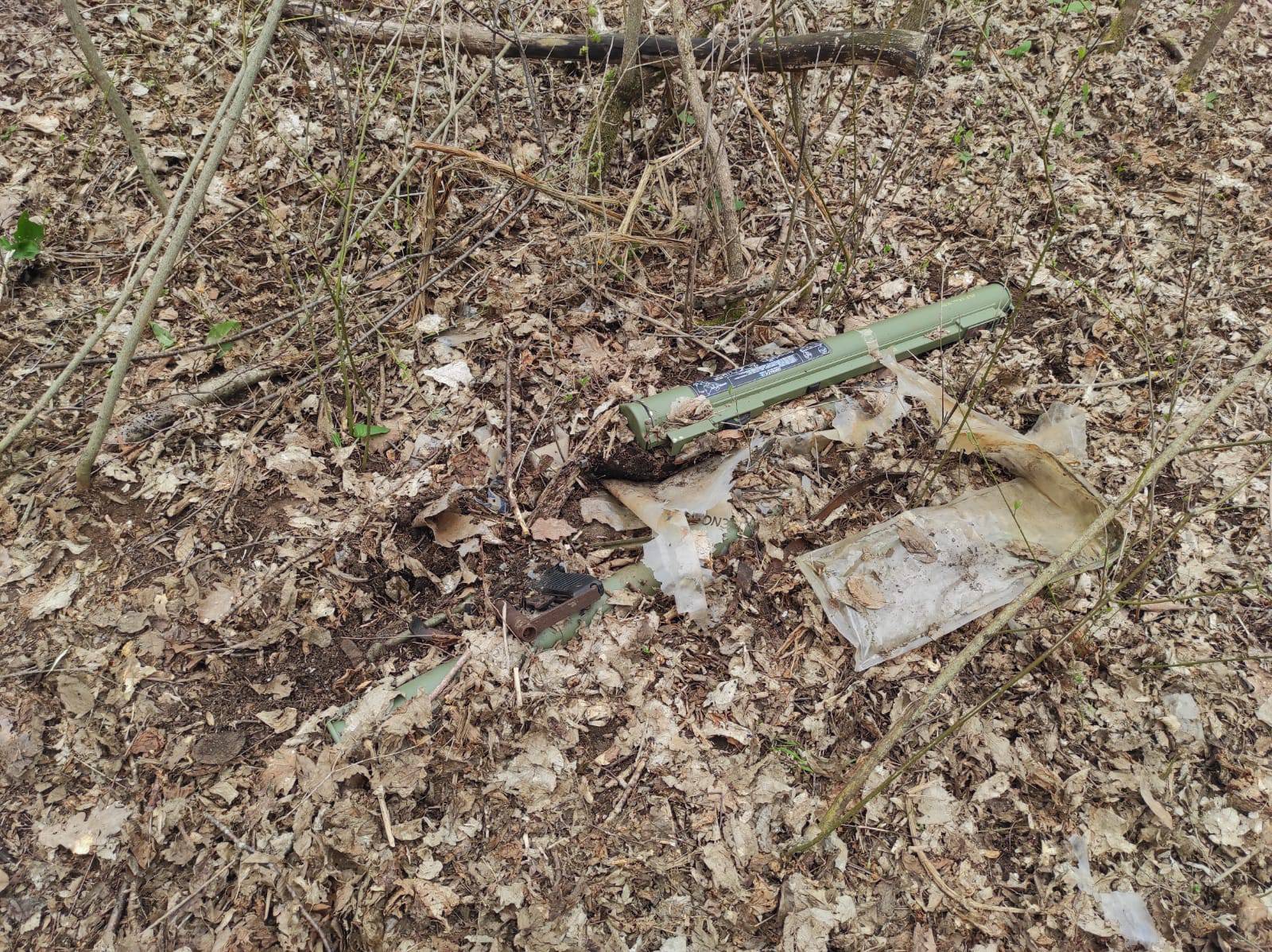 U šumi pronašao ručne bacače raketa i  1260 komada streljiva