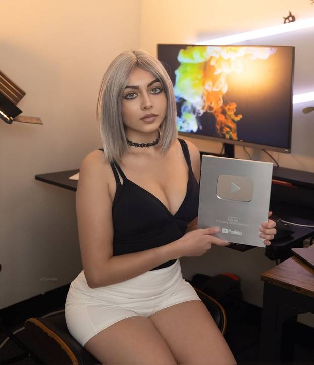 FOTO Zgodna bioinženjerka napustila doktorat: 'Snimam vruće videe i držim instrukcije'