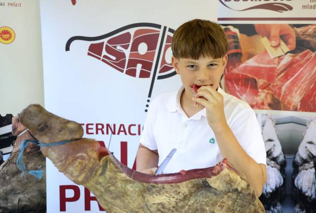 Drniš: Otvoren 9. me?unarodni festival pršuta