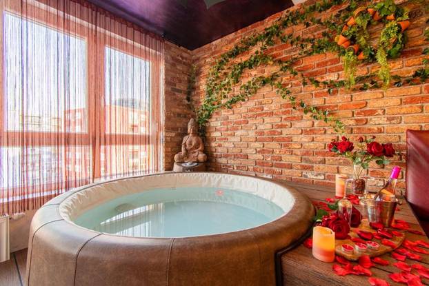 FOTO Jeste li znali da u Zagrebu možete unajmiti stan za BDSM? Pogledajte što se nudi unutra