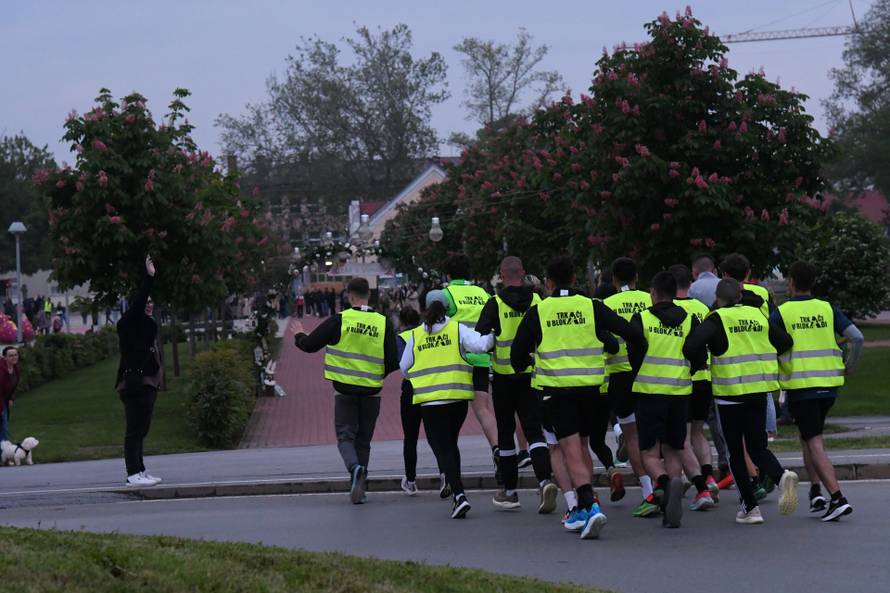 Virovitica: Severina dočekala srpske studente koji trče do Bruxellesa