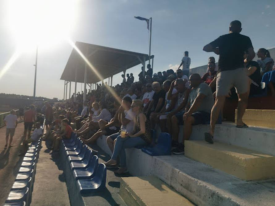 Nogomet na "plus 35" - tisuću ljudi gledalo bitku za treću ligu: 'Više je ljudi tu nego na plaži'