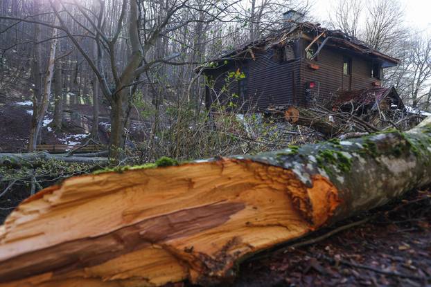 24sata Zagreb: U nevremenu oštećeno izletište Kraljičin zdenac