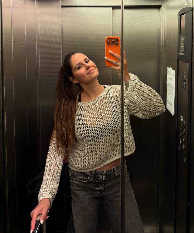 FOTO Olimpijka navukla tangice i bikini i klizala. I to jako brzo...