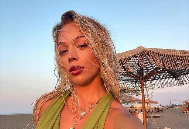 FOTO Ova srpska influencerica više je od 'lijepog lica', a radila je i kao 'sezonac' u Hrvatskoj