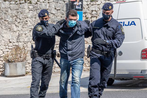 Dubrovnik: Osumnjičeni za ubojstvo maloljetnika i brata priveden na sud